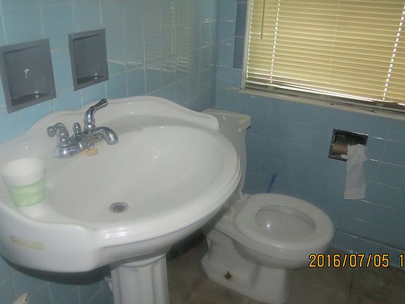 2nd image of 9854 S Bensley Ave