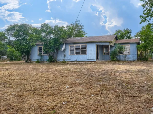 2212 Hunter Rd, San Marcos, TX 78666