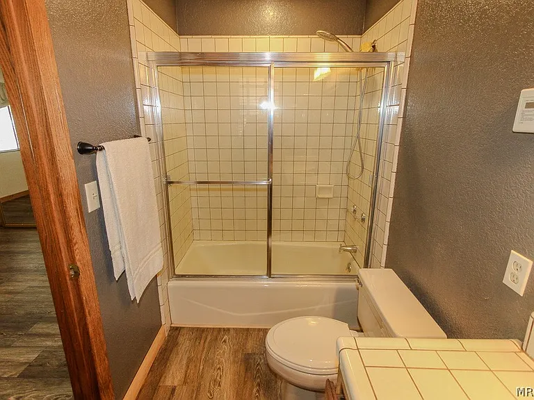 1064 Pine Ln — Photo 25