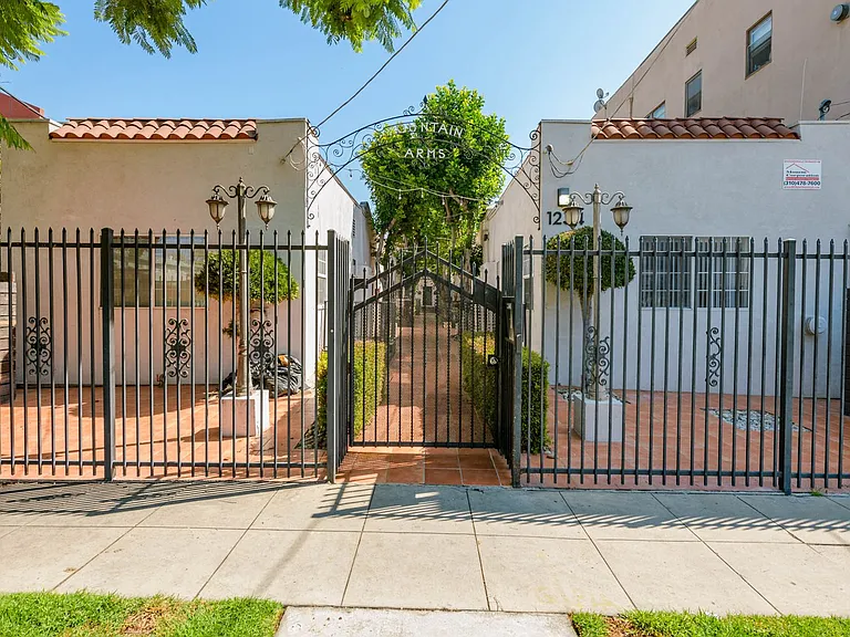 1234 N. Berendo — Photo 16