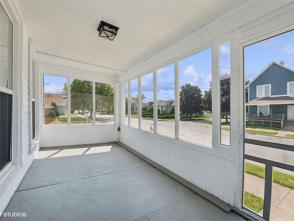 2nd image of 619 S 9th Ave