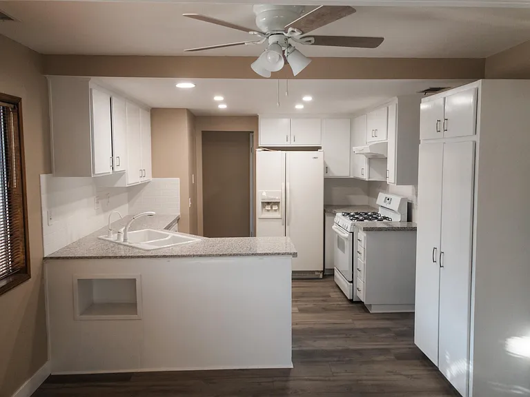 1202 Cambria Ct — Photo 8