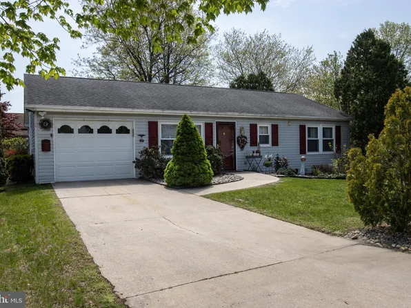 216 Laurel Ct, Pine Grove, PA 17963