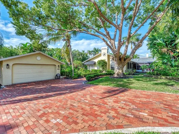 1723 Spring Creek Dr, Sarasota, FL 34239