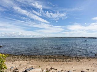 10 Riptide Dr, Saunderstown, RI 02874