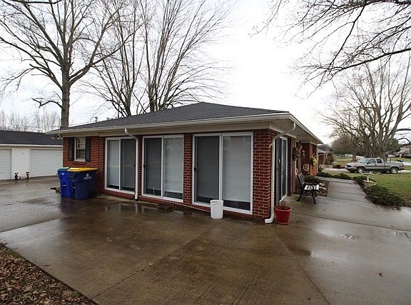 3rd image of 920 Brookhaven Dr