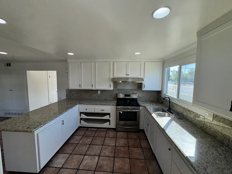 23467 Schoolcraft St — Photo 9