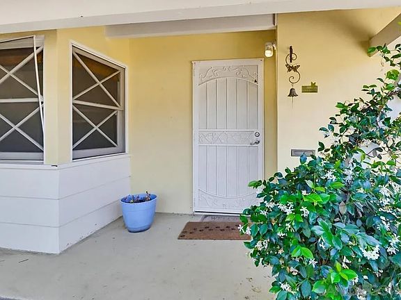 3rd image of 1284 Tangerine St
