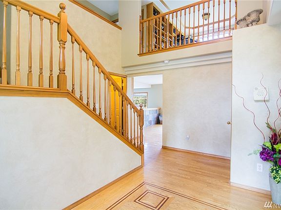 3rd image of 18707 92nd St SE