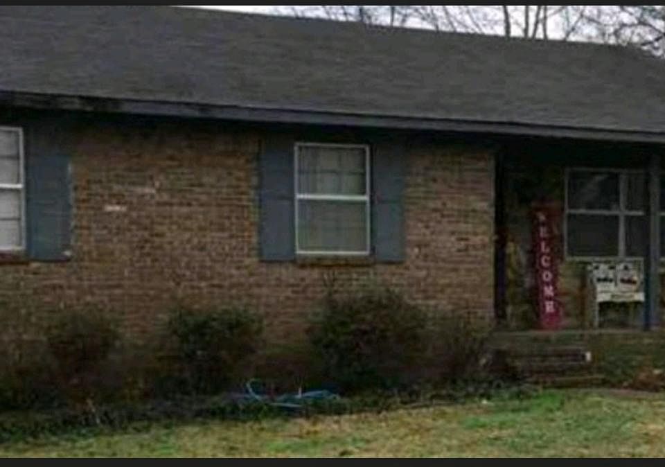 1st image of 1703 Morningside Dr NW