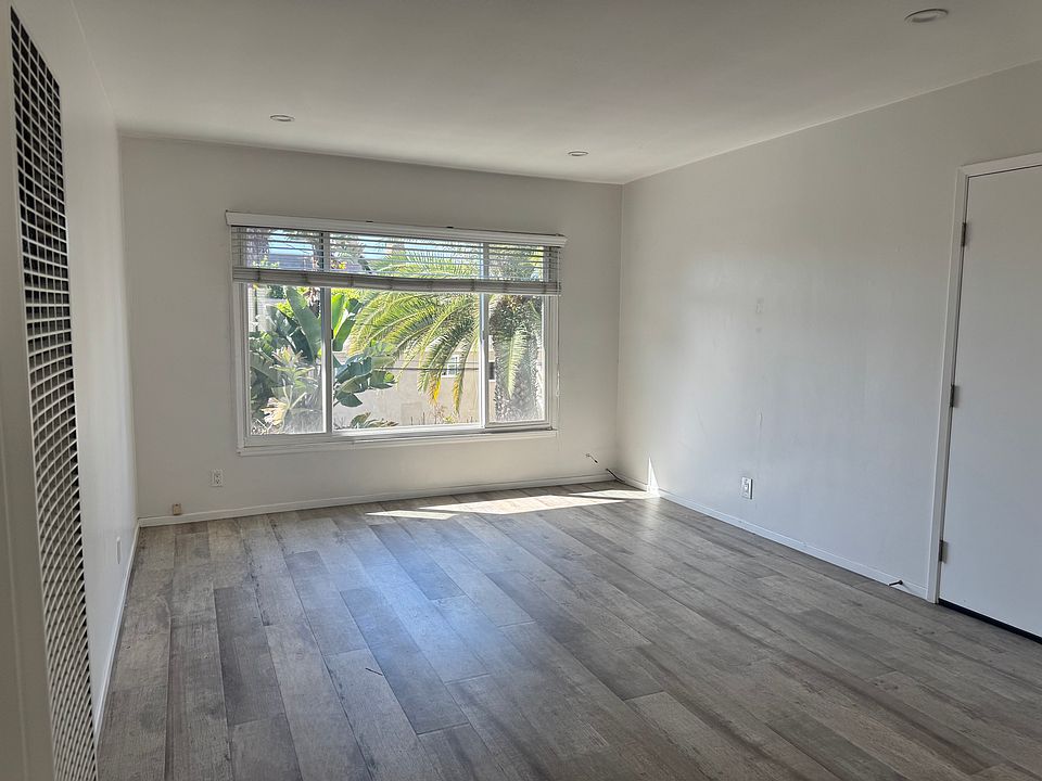 1st image of 1676 Manning Ave APT 3