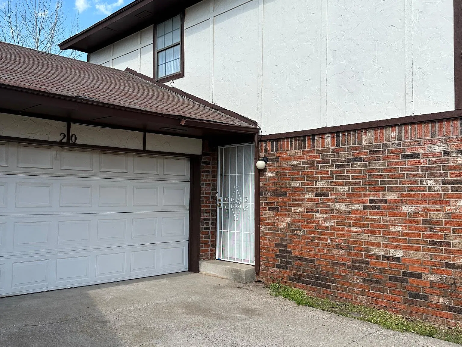 3 bed, 1560 sqft, $1,200 — Photo 1