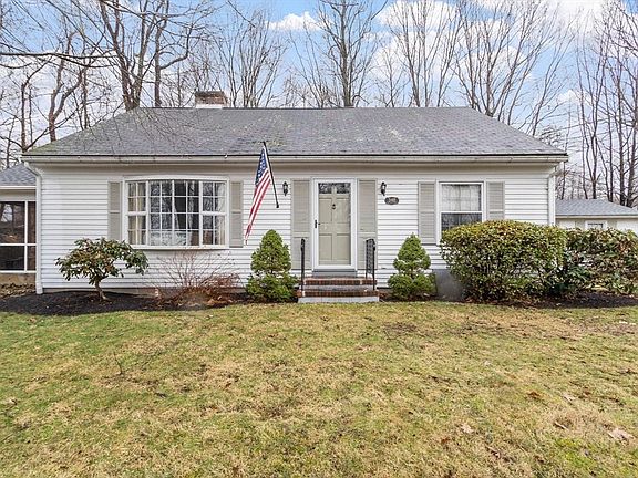 5th image of 348 Leominster Rd