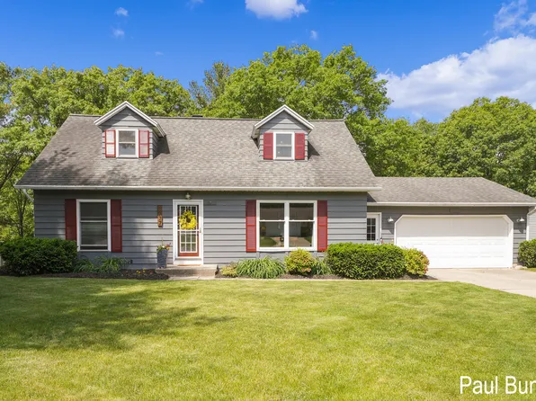 3777 Summit View Dr NE, Grand Rapids, MI 49525