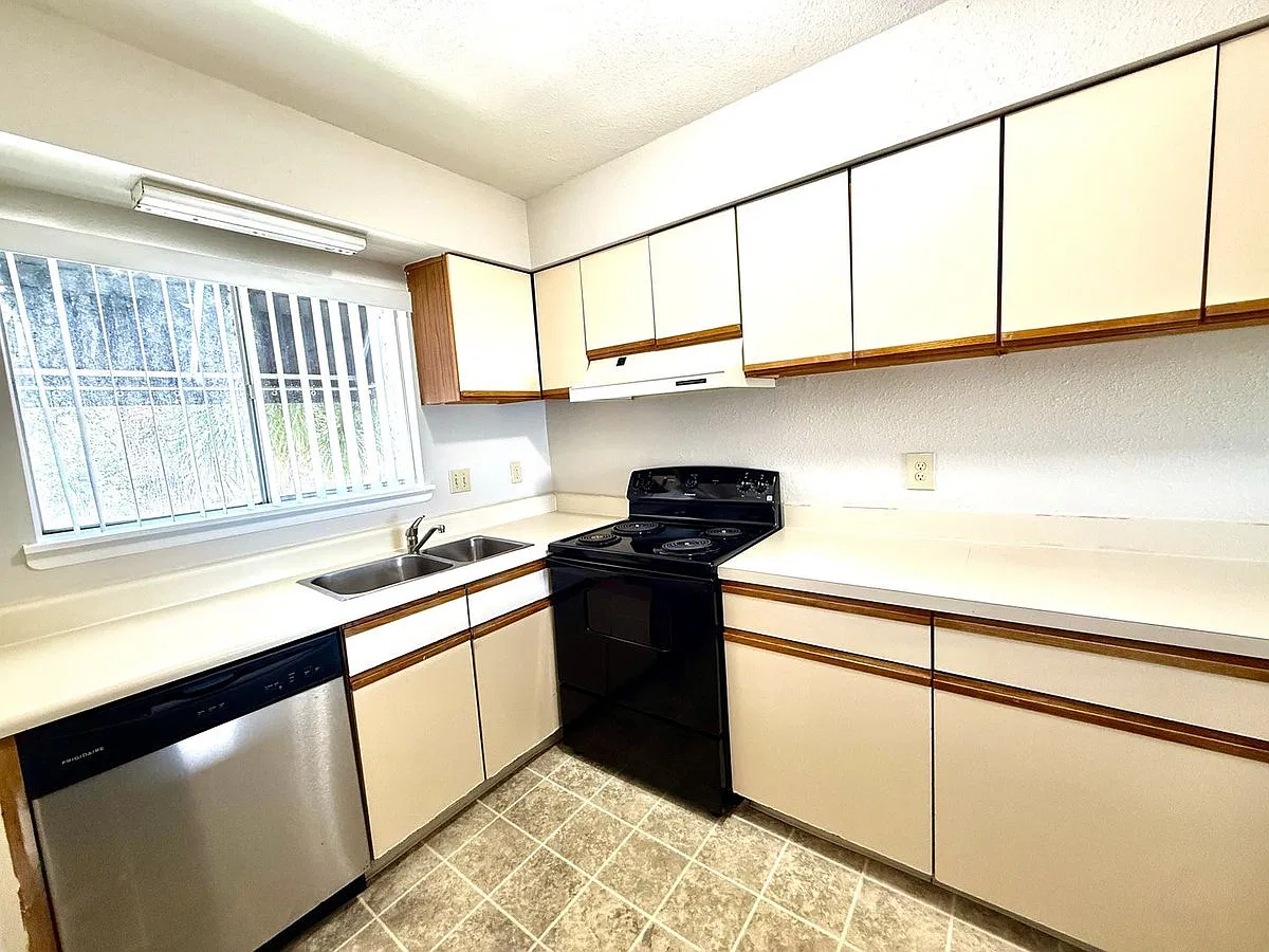4117 S Semoran Blvd — Photo 3