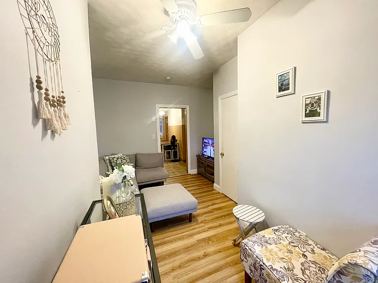 31 Cooper St #2 — Photo 3