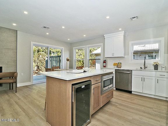 5th image of 451 Costa Mesa Drive