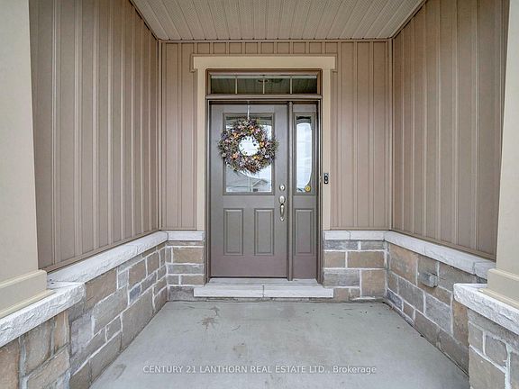 5th image of 22 Mountain Ash Dr