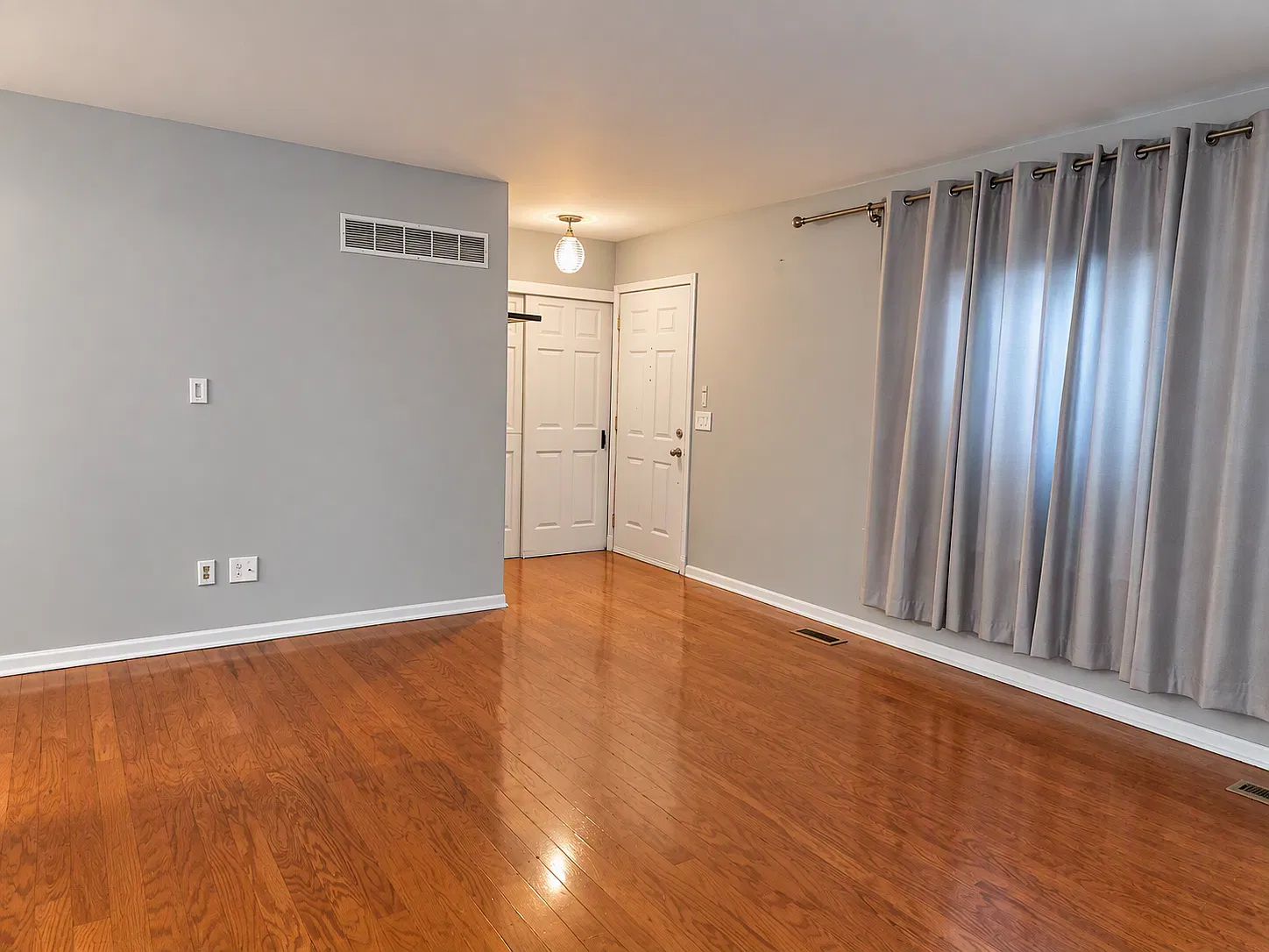 1800 Paddington Ave — Photo 2