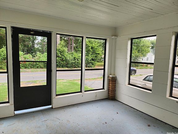 3rd image of 703 W Woodruff Ave