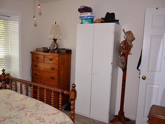 5th image of 1404 Clear Brook Dr