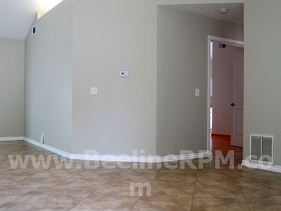 4th image of 610 Lake St