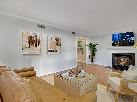 2nd image of 1117 Carissa Dr