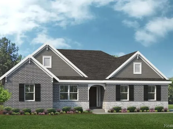 13743 Stone Falcon Dr, Shelby, MI 48315