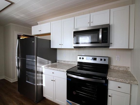 Kitchen with New Cabinets, Countertops and Appliances