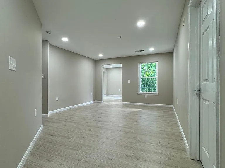 15609 Everglade Ln #203 — Photo 11