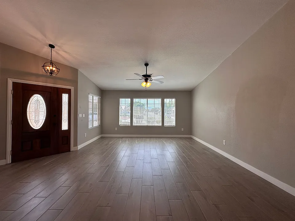 8256 Lone Feather Ln