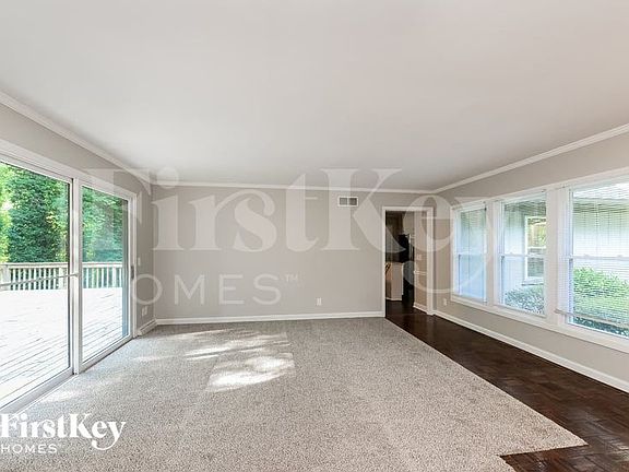 2nd image of 4609 Oakcliffe Rd