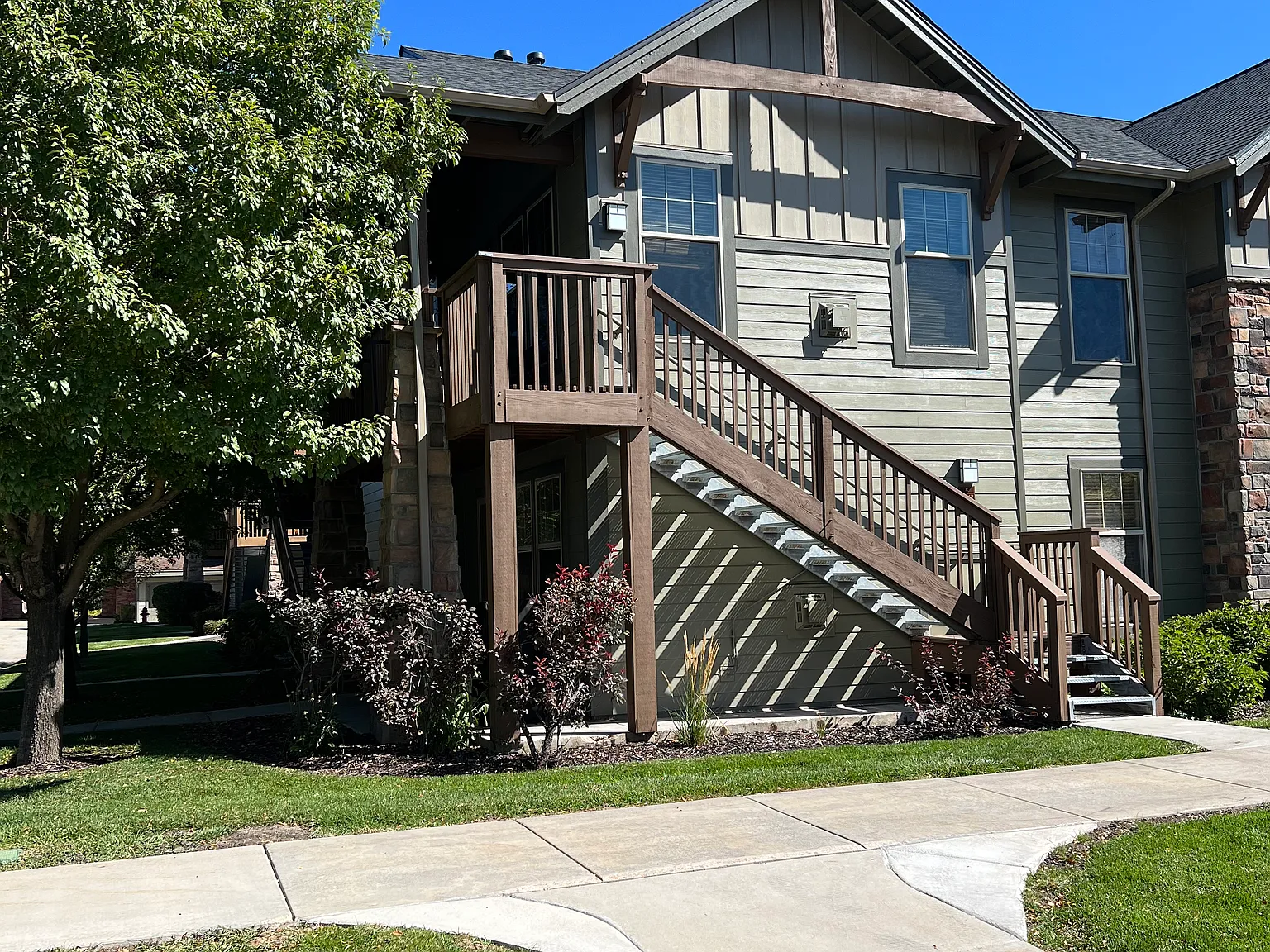 2 bed, 1026 sqft, $3,250 — Photo 1