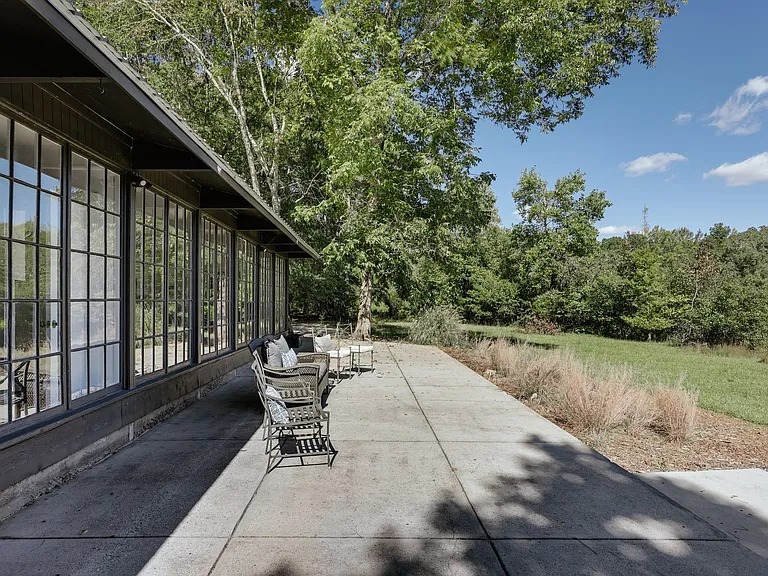 190 Lakewood Dr — Photo 40