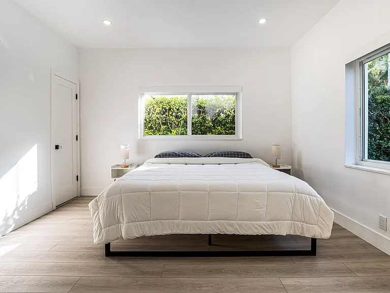 8866 Carlyle Ave — Photo 25