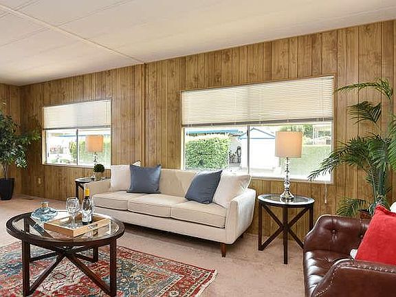 4th image of 15 Walnut Dr #15