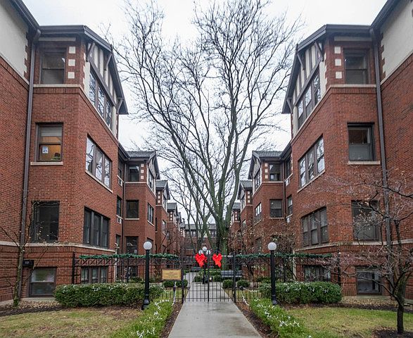 1st image of 821 Lake St APT 3N
