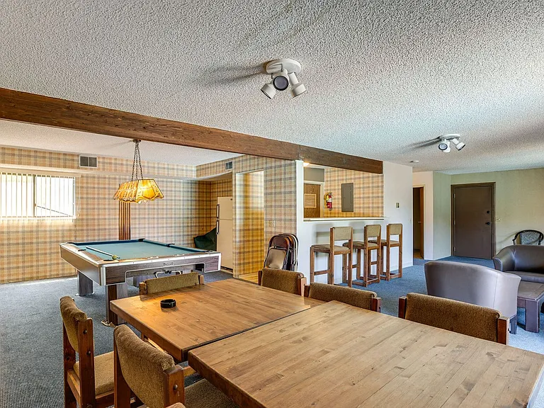 Building's Lounge