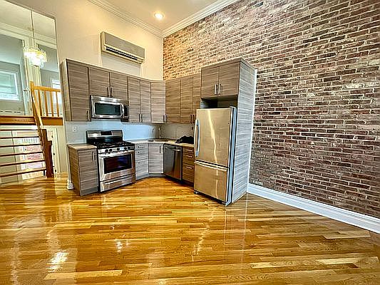 3rd image of 266 De Graw St #1A