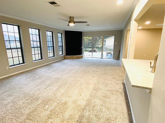5th image of 512 Southlake Dr