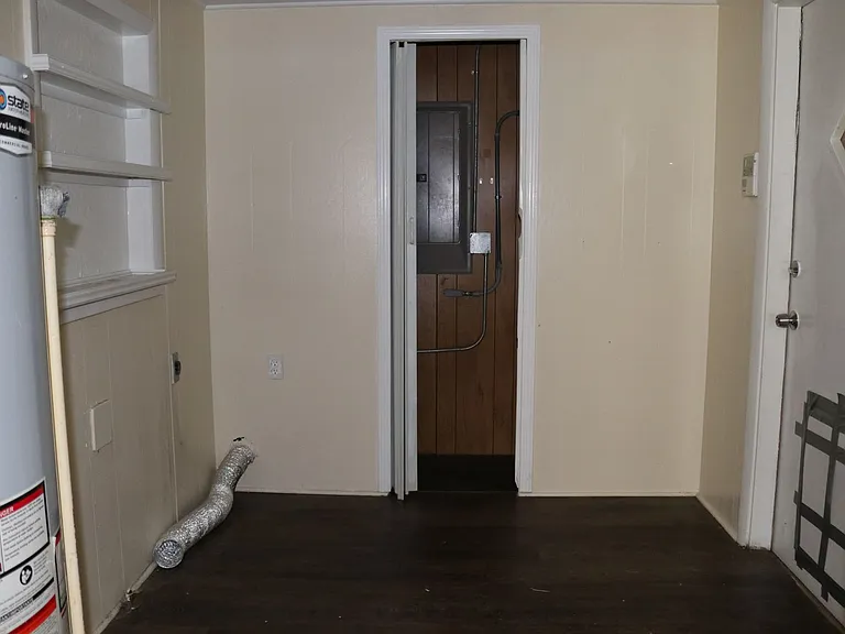 308 W Warriner Ave — Photo 21