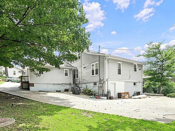 5th image of 273 S Sonntag Ave