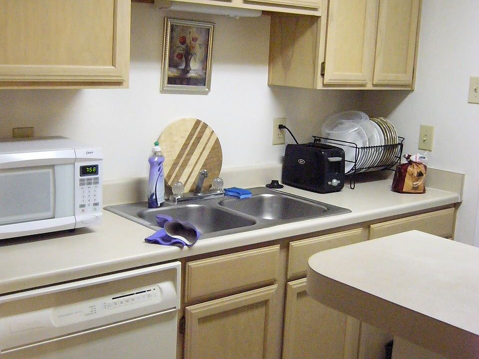 1st image of 1523 Lincoln Way APT 101