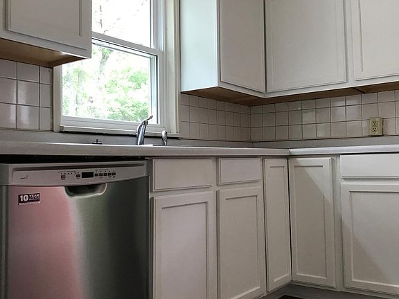 3rd image of 108 Oakland Dr