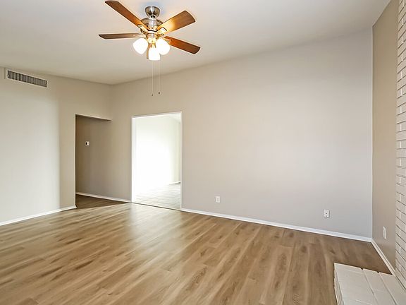 5th image of 7105 Lodge Cir