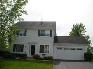 1100 Oak Crest Dr, North Aurora, IL 60542