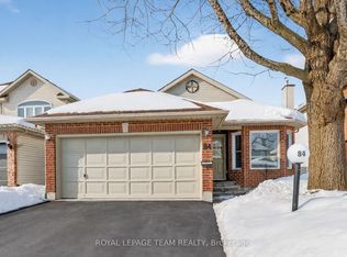 84 Newborough Cres, Ottawa, ON K2G 6A9