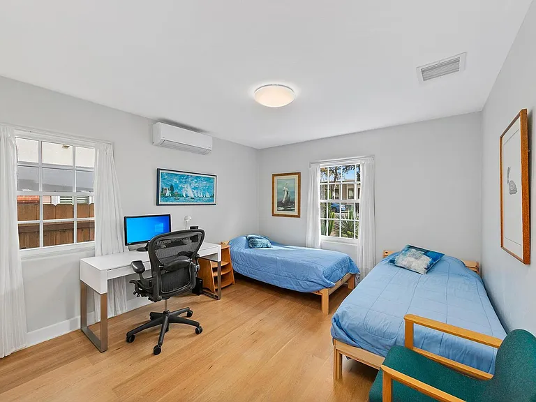 250 Soledad Place — Photo 26