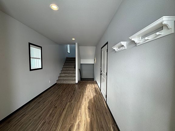 4th image of 1030 27th Ave W