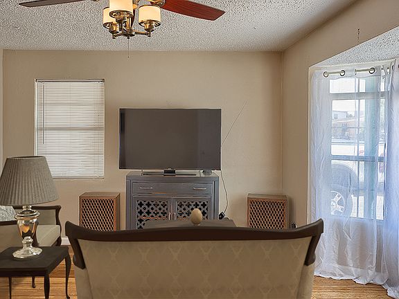 4th image of 1119 Cuba Dr